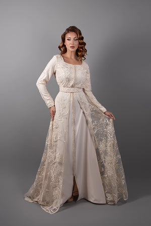 Caftan marocain Garancia en tissu fluide avec dentelle florale raffinée